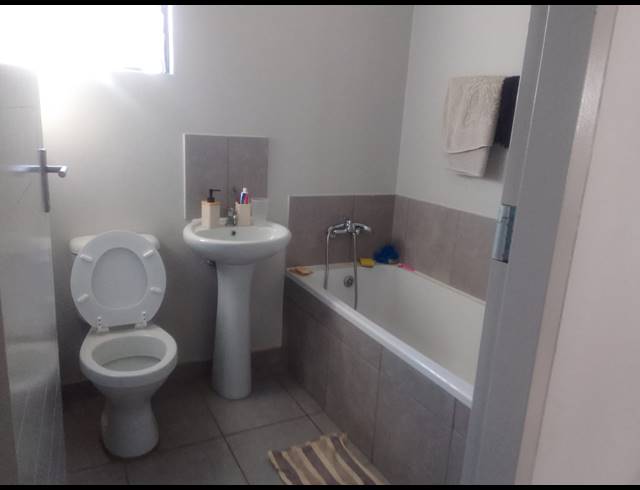 2 BEDROOM HOUSE FOR SALE IN PROTEA GLEN